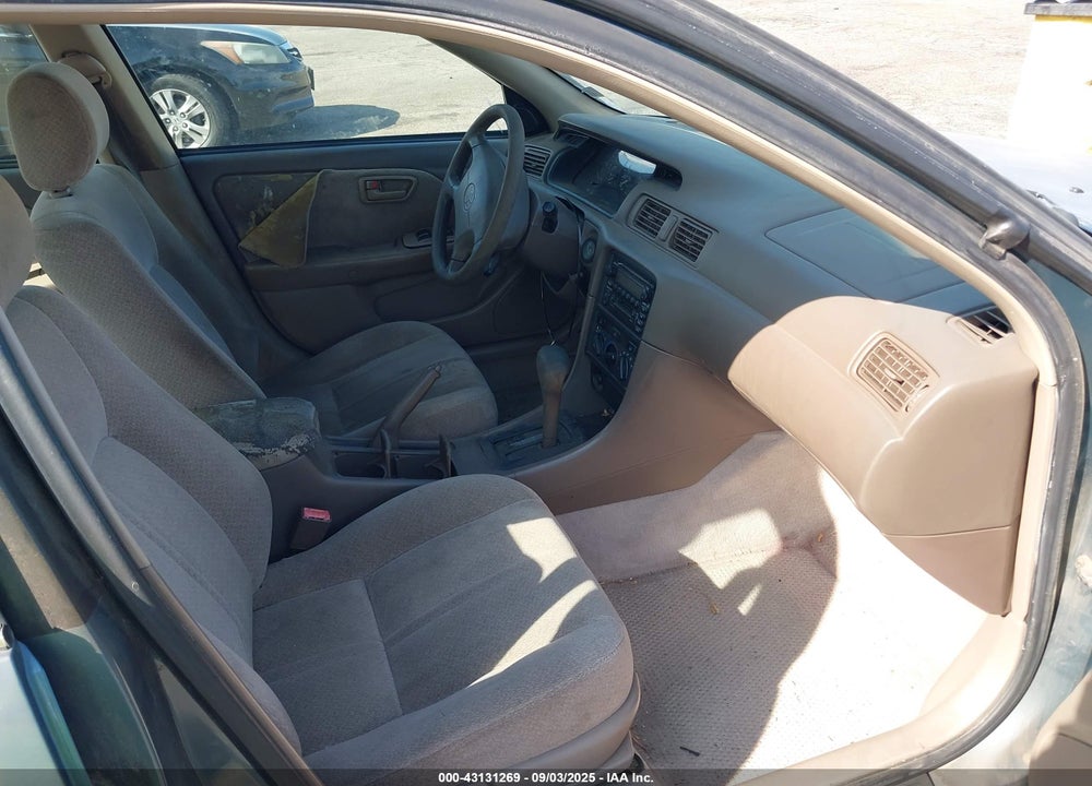 2000 TOYOTA CAMRY LE VIN: JT2BG22K8Y0531501
