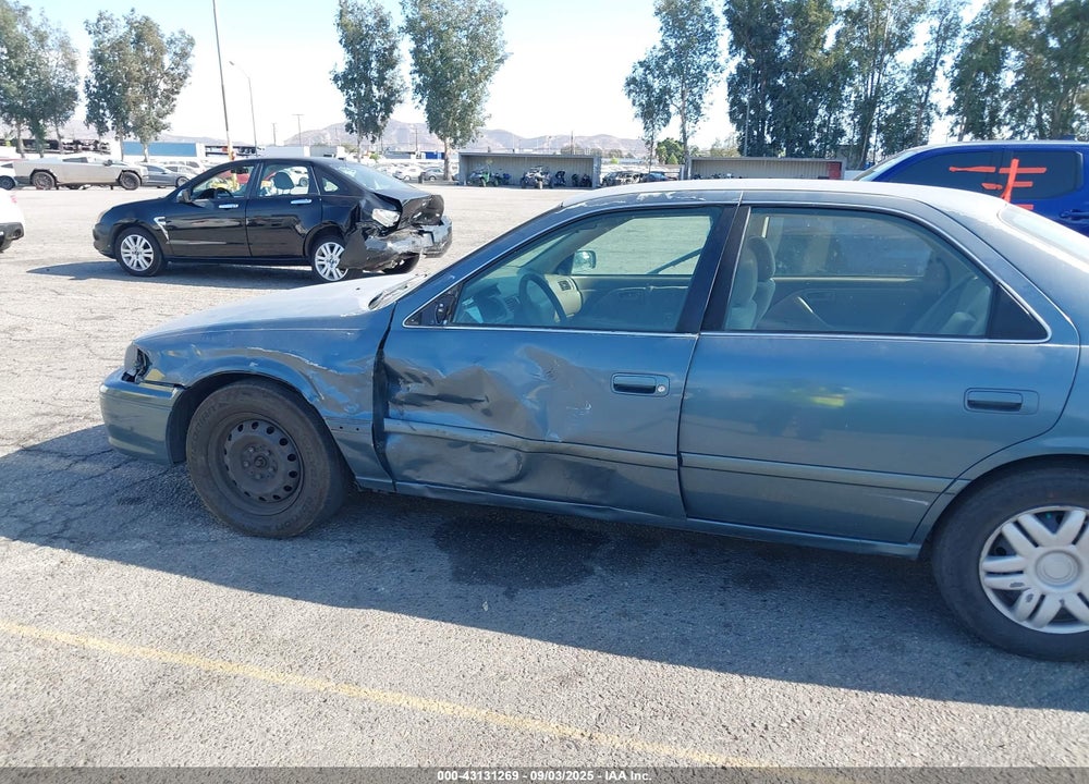 2000 TOYOTA CAMRY LE VIN: JT2BG22K8Y0531501