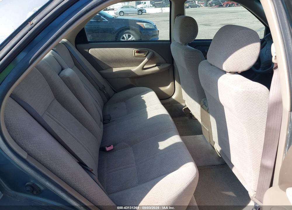 2000 TOYOTA CAMRY LE VIN: JT2BG22K8Y0531501