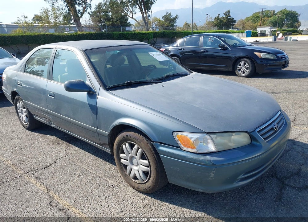 2000 TOYOTA CAMRY LE VIN: JT2BG22K8Y0531501