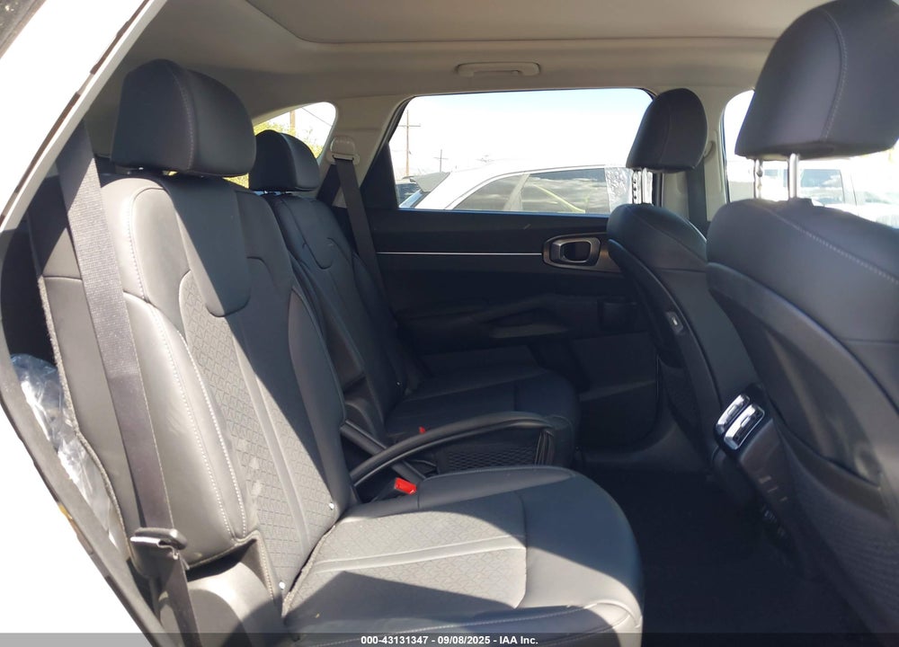 2024 KIA SORENTO HYBRID VIN: KNDRHDLG7R5236158