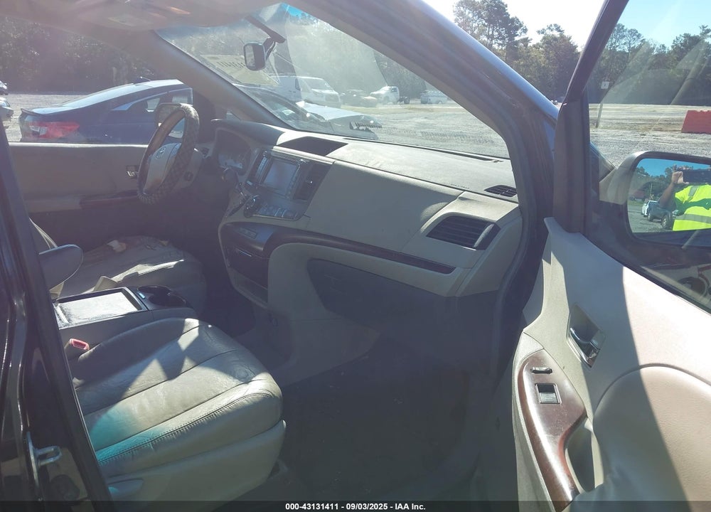 2011 TOYOTA SIENNA VIN: 5TDYK3DC4BS016737