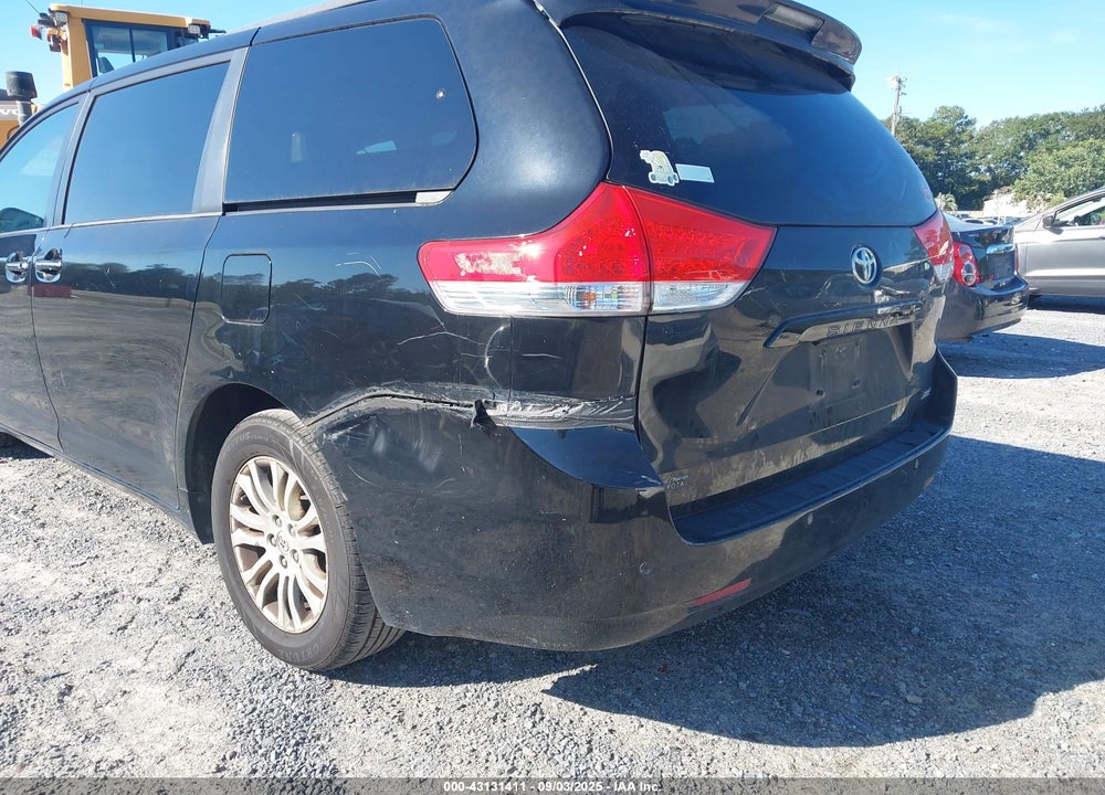 2011 TOYOTA SIENNA VIN: 5TDYK3DC4BS016737