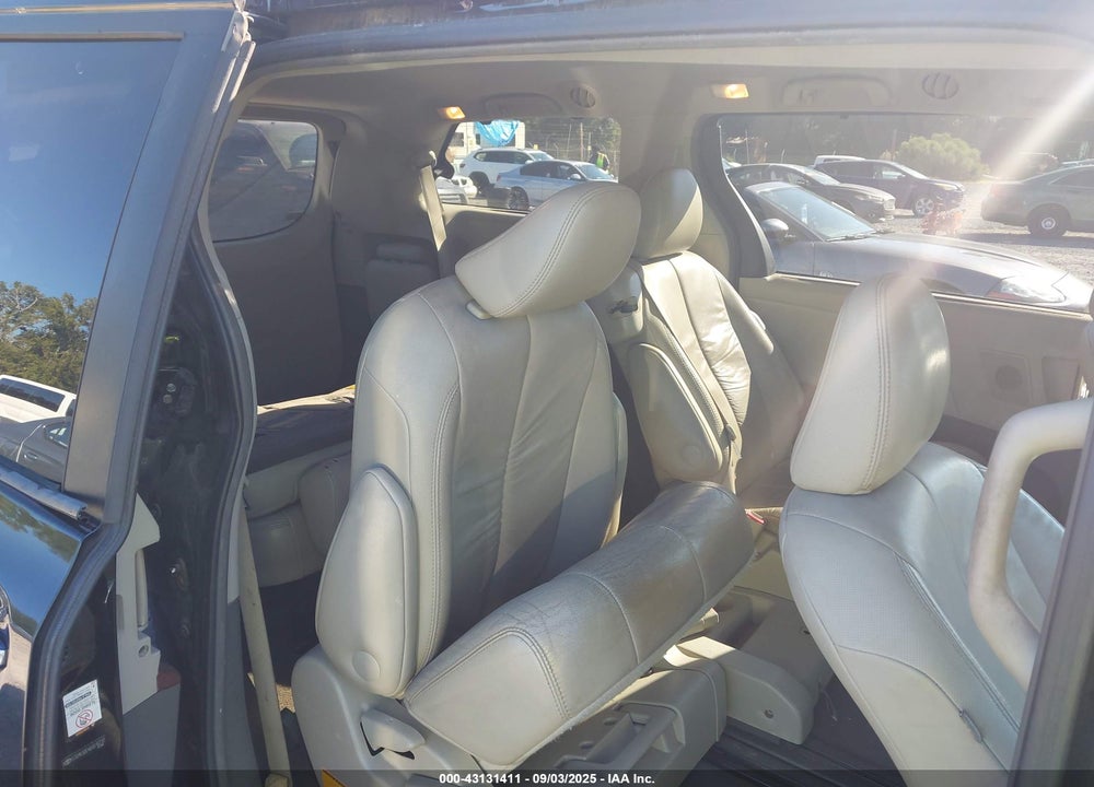 2011 TOYOTA SIENNA VIN: 5TDYK3DC4BS016737