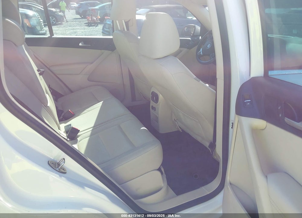 2012 VOLKSWAGEN TIGUAN SE VIN: WVGAV7AX8CW566799
