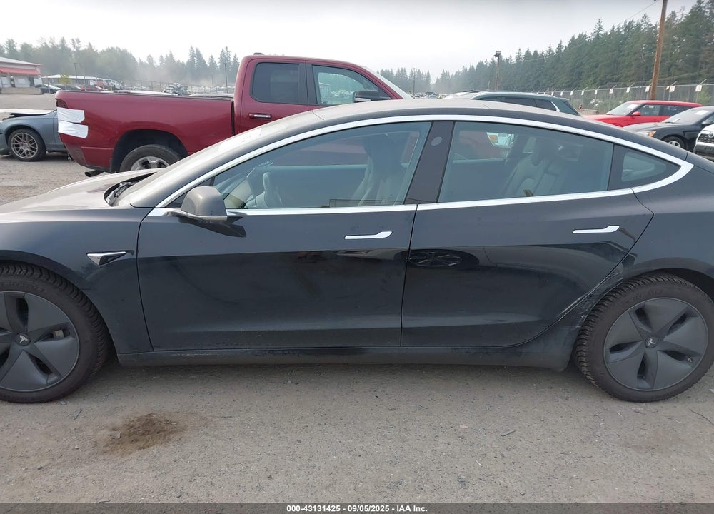 2018 TESLA MODEL 3 VIN: 5YJ3E1EBXJF130840