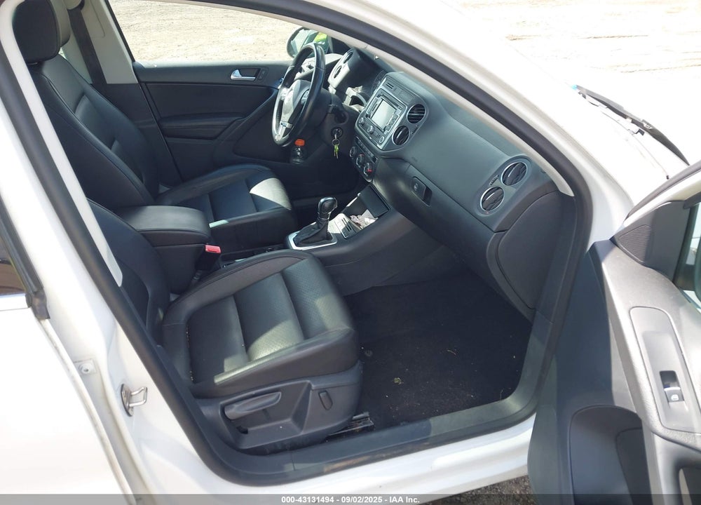 2013 VOLKSWAGEN TIGUAN VIN: WVGBV3AX8DW622321