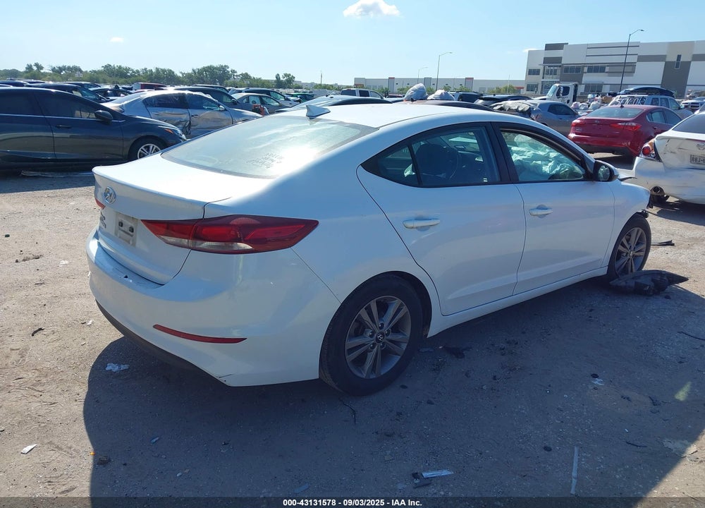 2018 HYUNDAI ELANTRA VIN: 5NPD84LF9JH309200