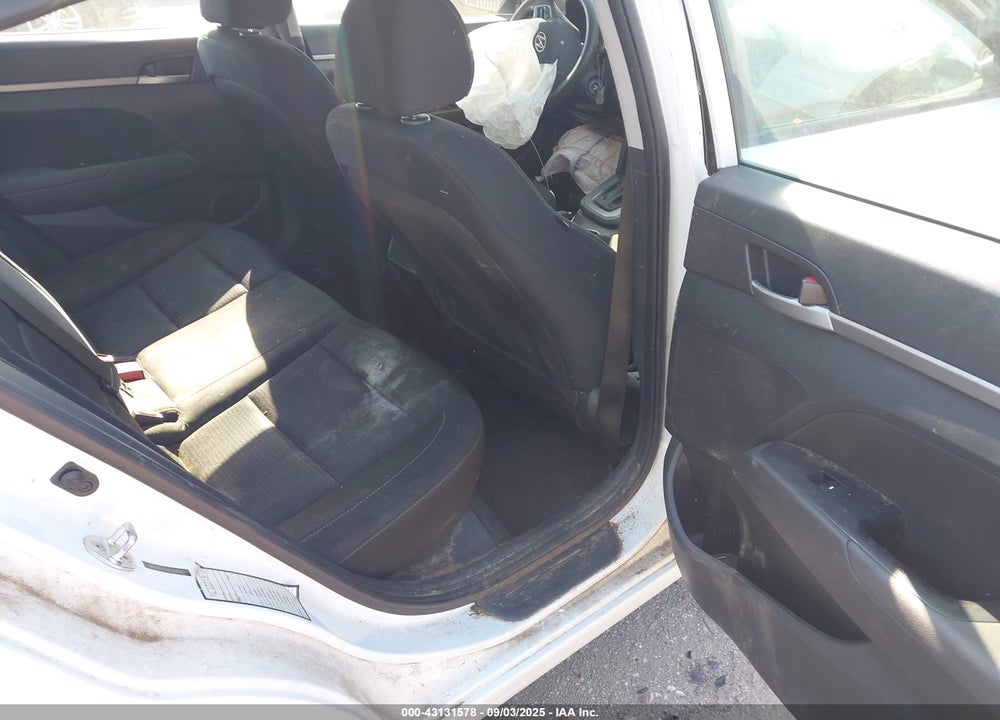 2018 HYUNDAI ELANTRA VIN: 5NPD84LF9JH309200
