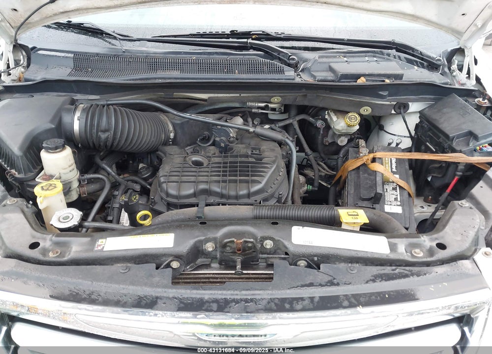 2011 CHRYSLER TOWN & COUNTRY VIN: 2A4RR8DG2BR759125