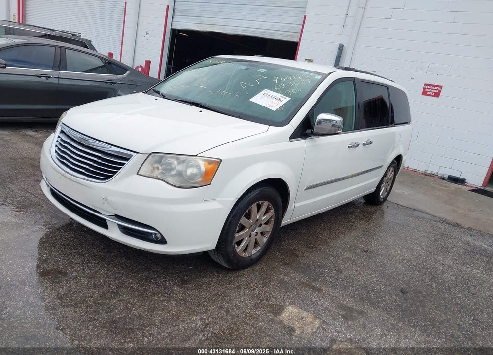 2011 CHRYSLER TOWN & COUNTRY VIN: 2A4RR8DG2BR759125