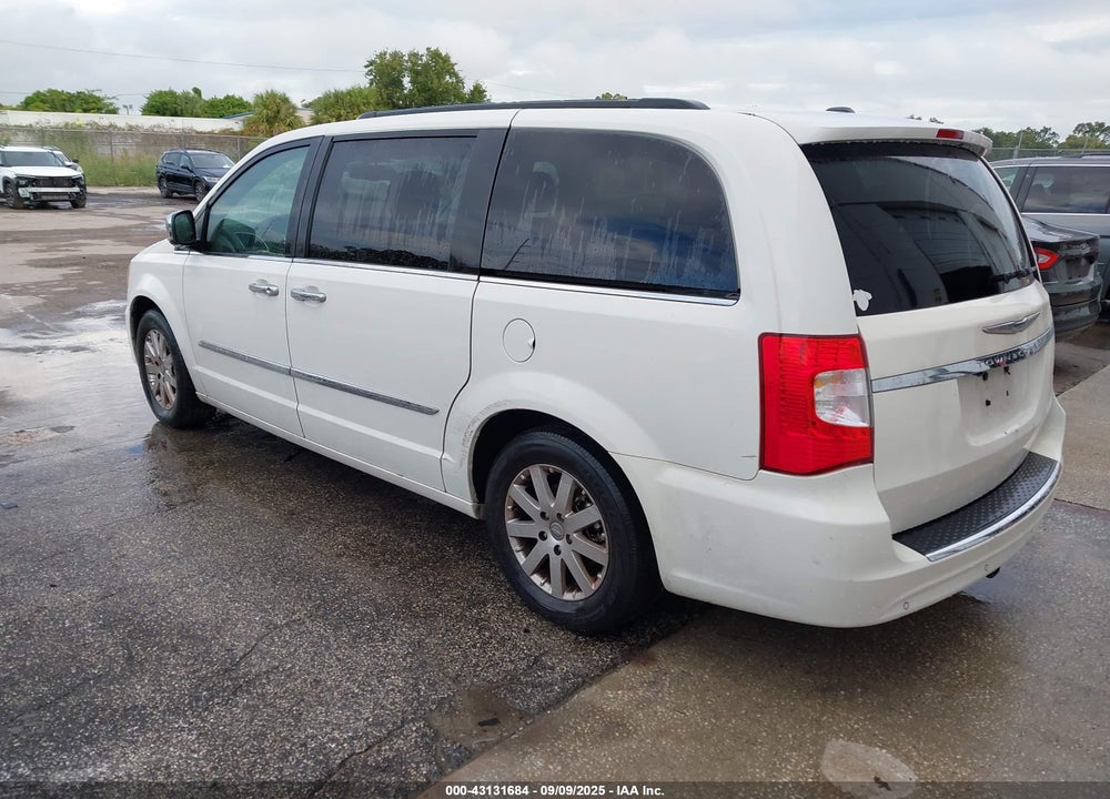 2011 CHRYSLER TOWN & COUNTRY VIN: 2A4RR8DG2BR759125