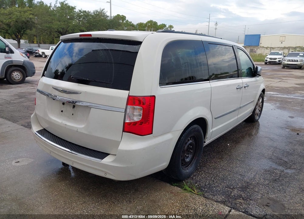 2011 CHRYSLER TOWN & COUNTRY VIN: 2A4RR8DG2BR759125