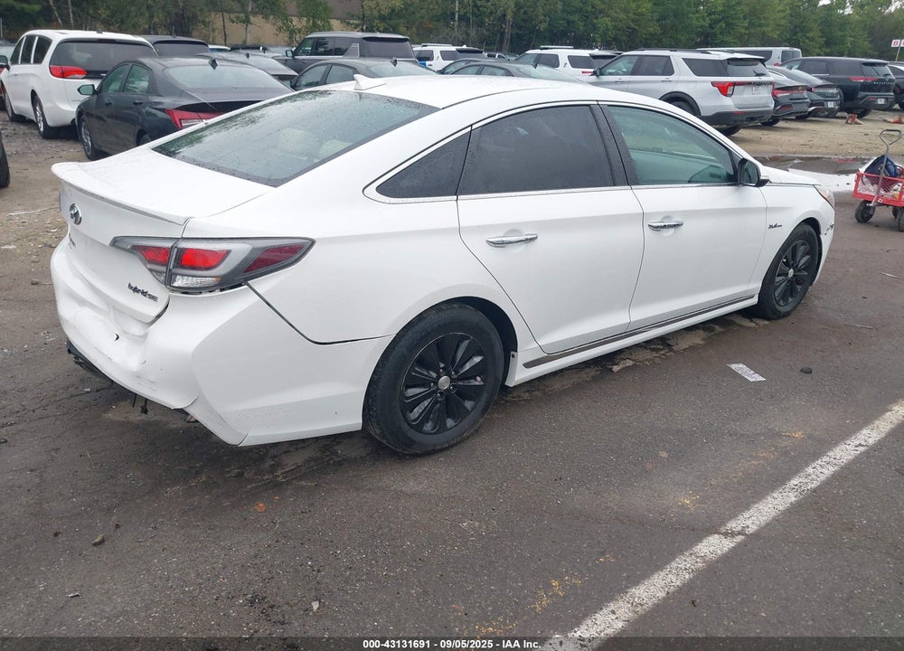 2016 HYUNDAI SONATA HYBRID VIN: KMHE24L1XGA030098