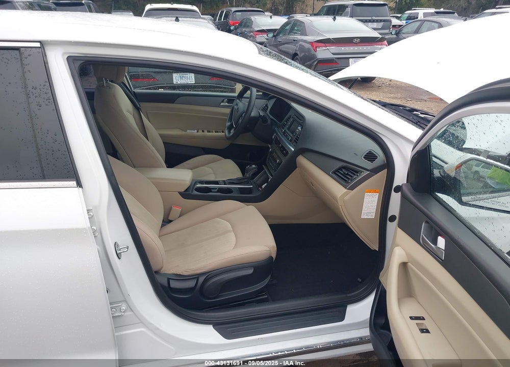 2016 HYUNDAI SONATA HYBRID VIN: KMHE24L1XGA030098