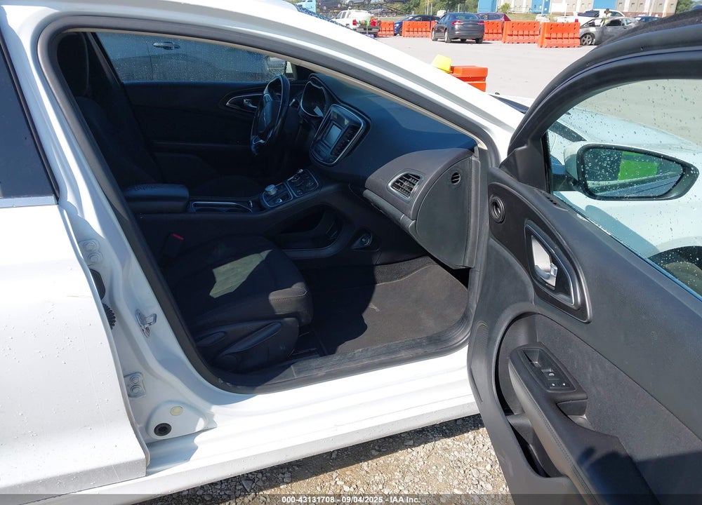 2017 CHRYSLER 200 VIN: 1C3CCCFBXHN507859