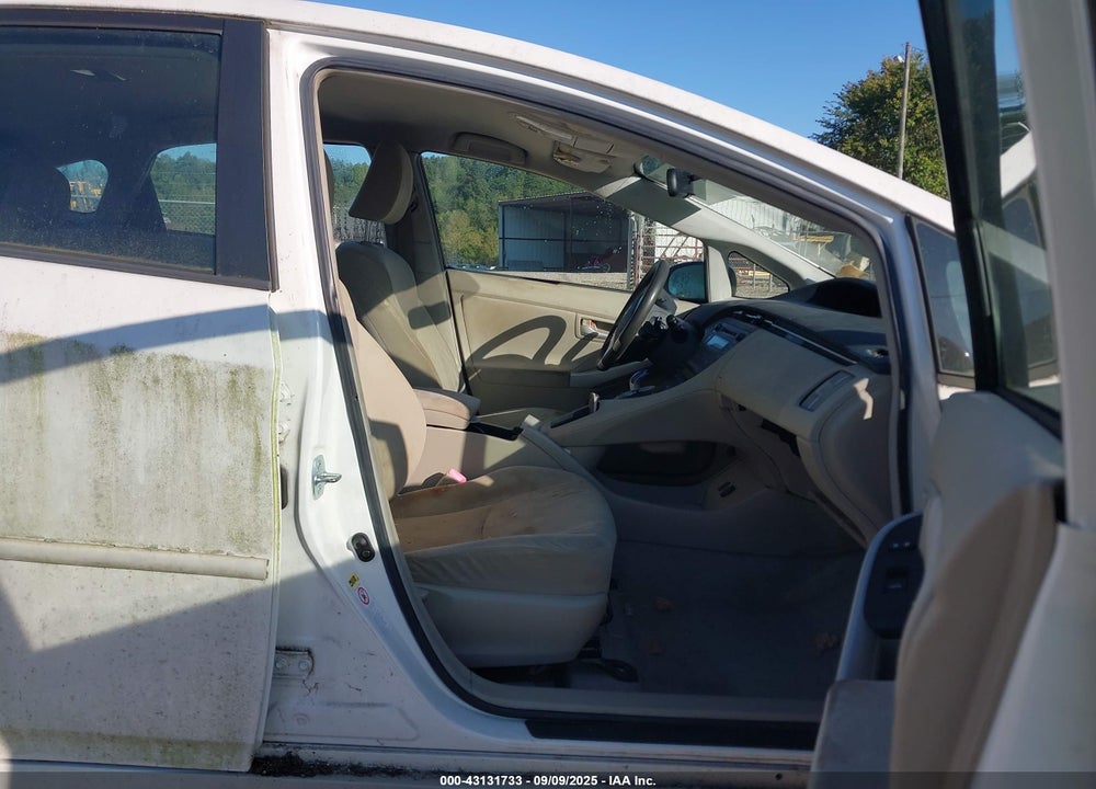 2011 TOYOTA PRIUS TWO VIN: JTDKN3DU0B0276626