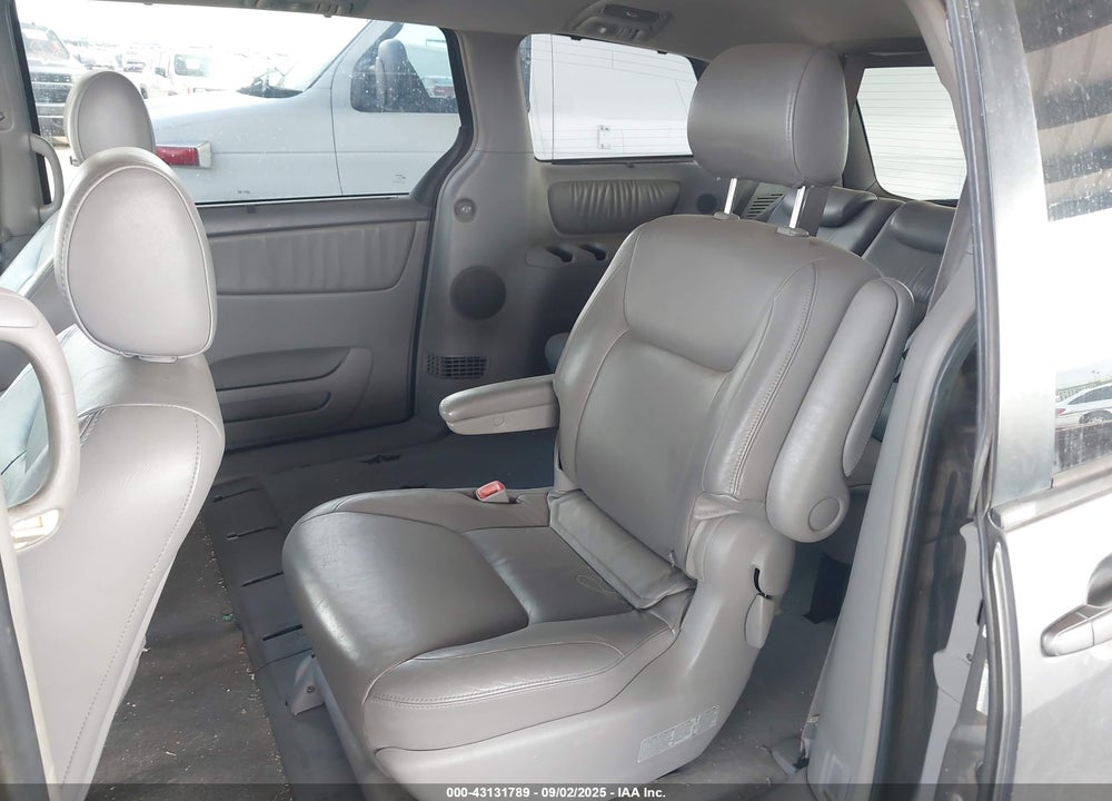 2004 TOYOTA SIENNA XLE VIN: 5TDZA22C84S052843