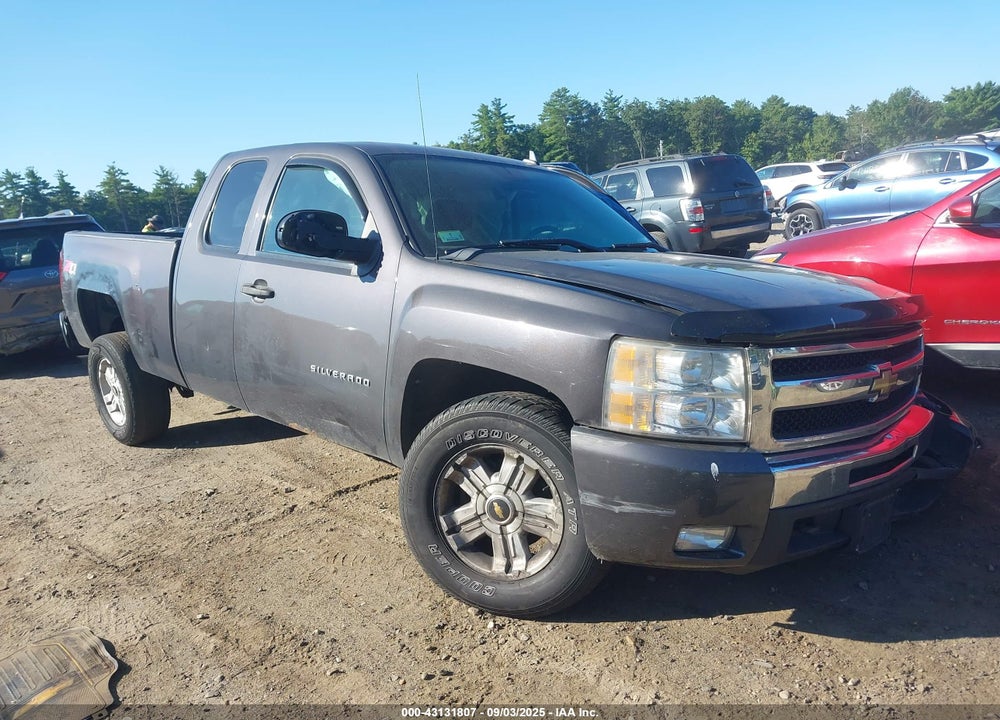 2011 CHEVROLET SILVERADO 1500 LT VIN: 1GCRKSE33BZ304860