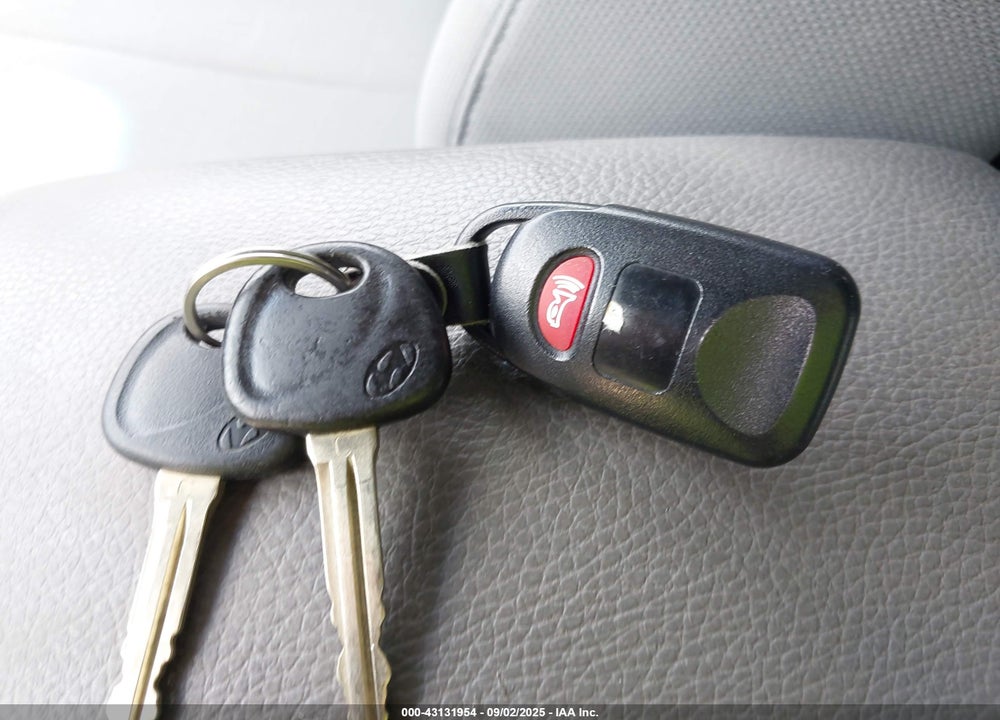 2011 HYUNDAI SANTA FE VIN: 5XYZG3AB2BG063764