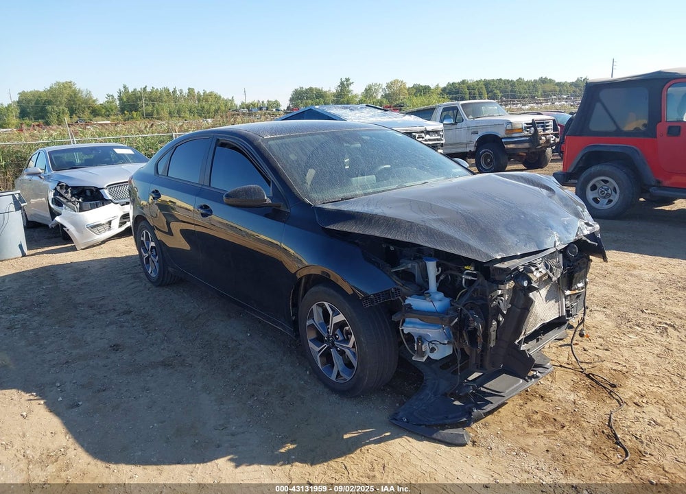 2021 KIA FORTE LXS VIN: 3KPF24AD8ME362197