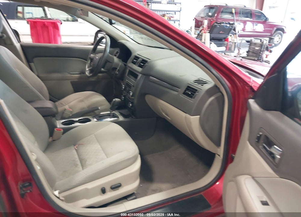 2011 FORD FUSION VIN: 3FAHP0CG7BR140336
