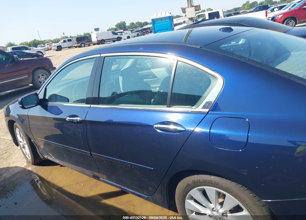 2015 HONDA ACCORD VIN: 1HGCR3F8XFA037773