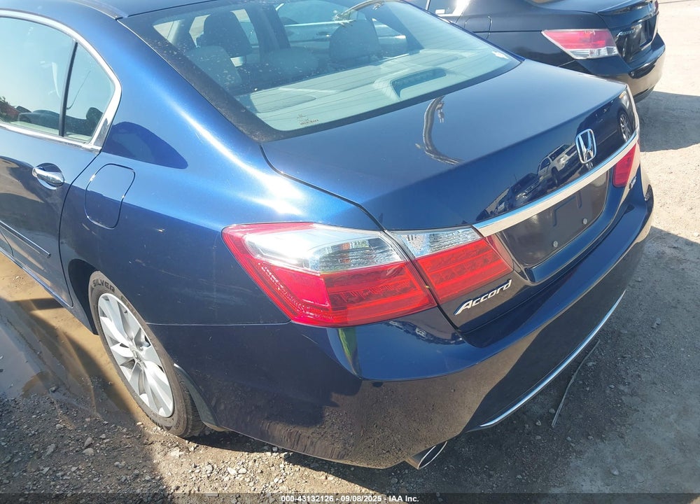 2015 HONDA ACCORD VIN: 1HGCR3F8XFA037773