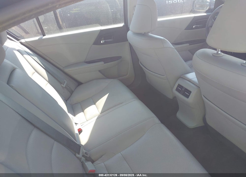 2015 HONDA ACCORD VIN: 1HGCR3F8XFA037773