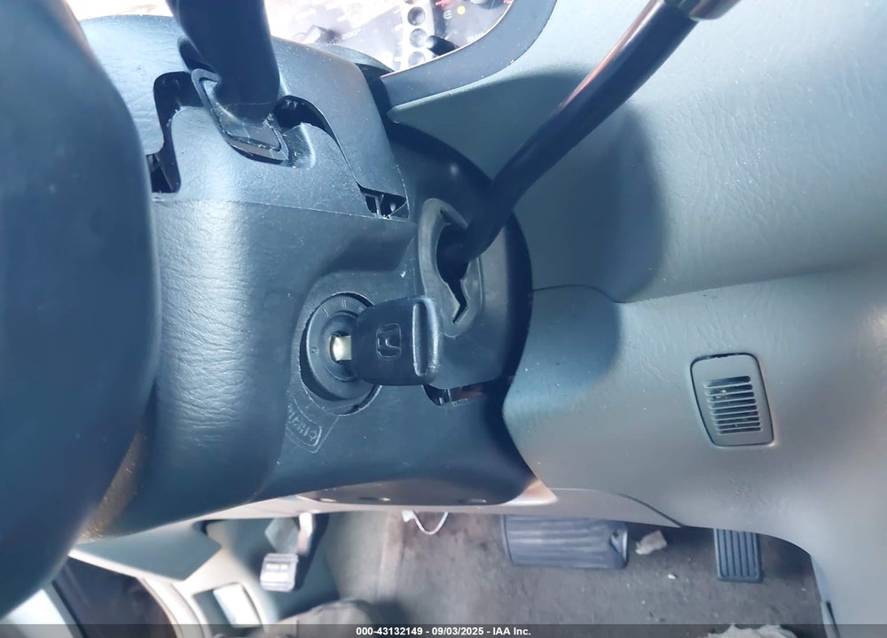 2003 HONDA PILOT EX-L VIN: 2HKYF18633H561820
