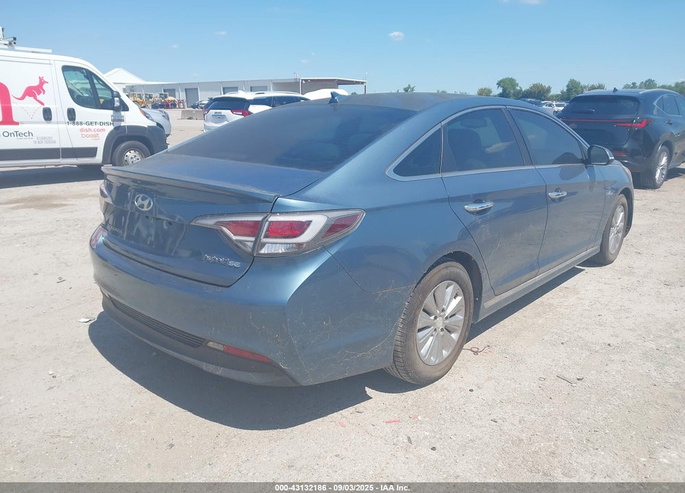 2016 HYUNDAI SONATA HYBRID VIN: KMHE24L17GA037932