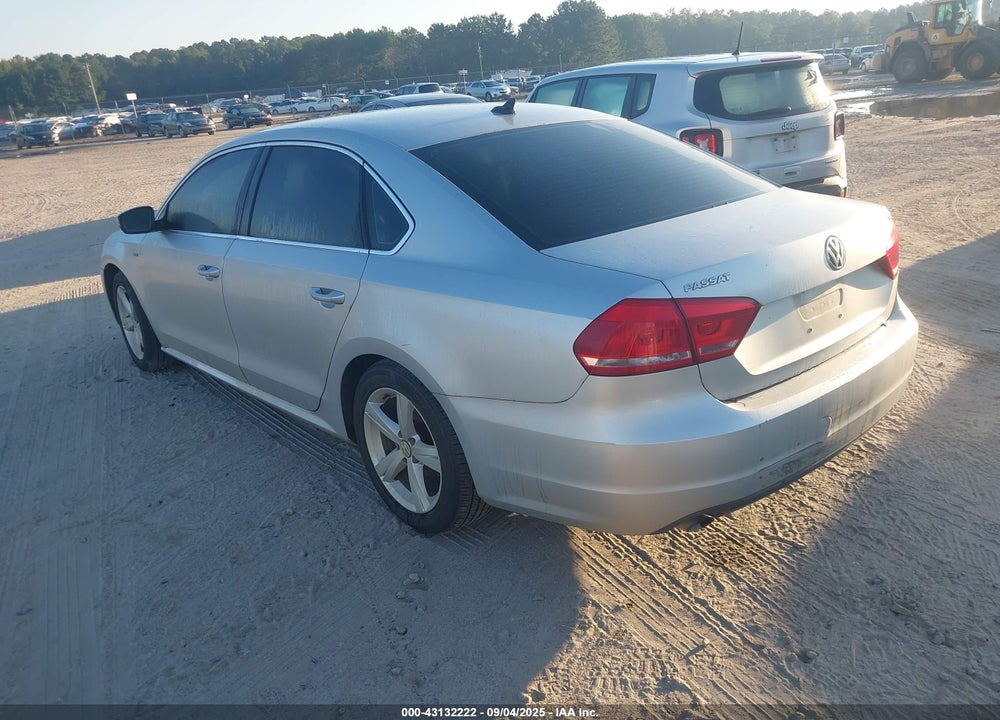 2015 VOLKSWAGEN PASSAT VIN: 1VWAT7A31FC114512