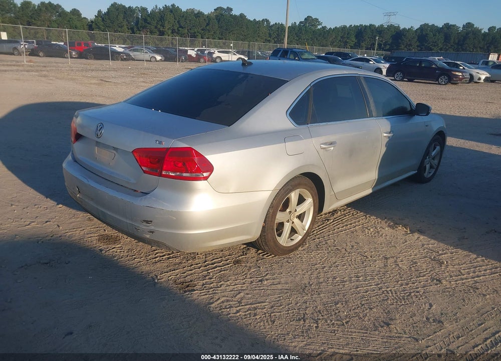 2015 VOLKSWAGEN PASSAT VIN: 1VWAT7A31FC114512