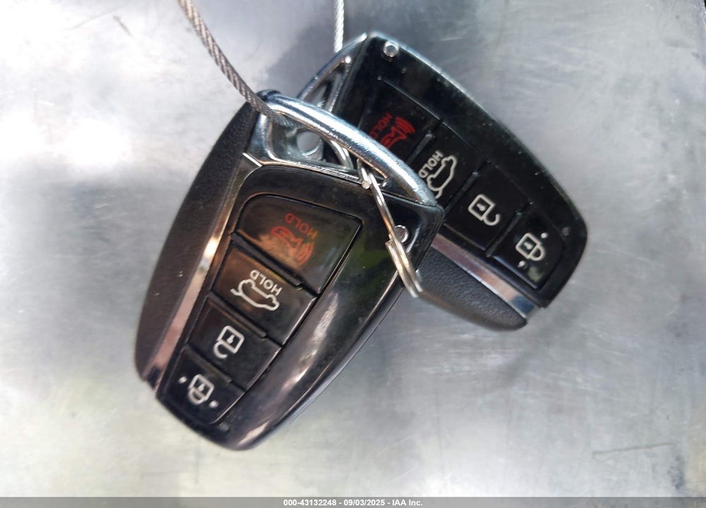 2014 HYUNDAI SANTA FE VIN: 5XYZU3LA1EG190989