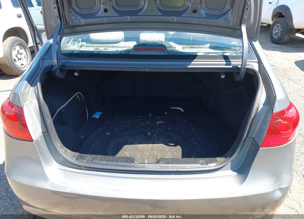 2010 HYUNDAI ELANTRA VIN: KMHDU4AD2AU072189