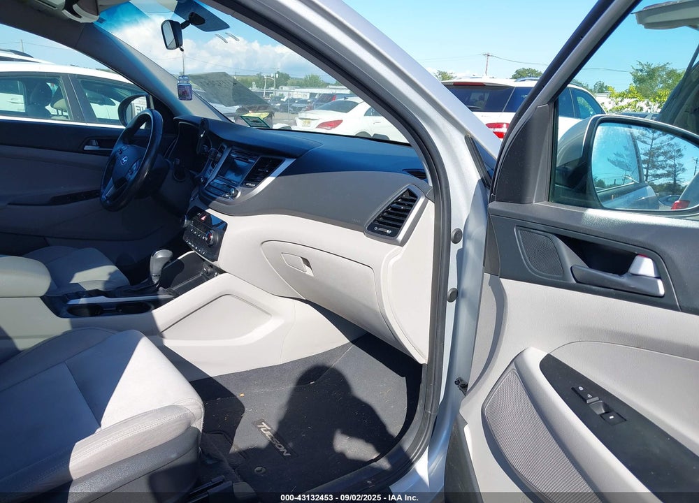 2016 HYUNDAI TUCSON SPORT VIN: KM8J3CA22GU240405