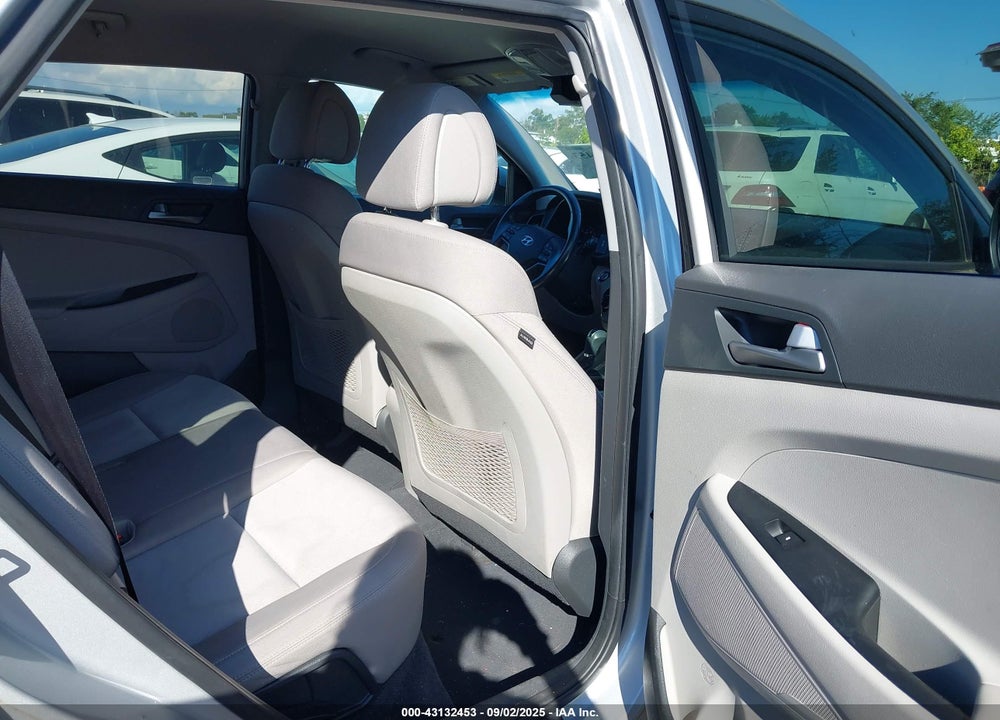 2016 HYUNDAI TUCSON SPORT VIN: KM8J3CA22GU240405
