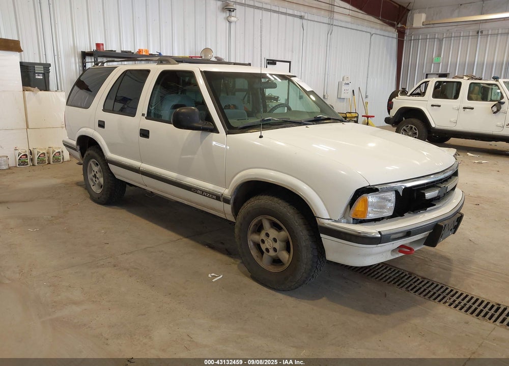 1997 CHEVROLET BLAZER LS VIN: 1GNDT13W6V2114263