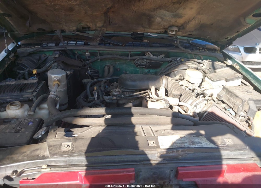 1999 CHEVROLET BLAZER LS VIN: 1GNDT13W5X2165322