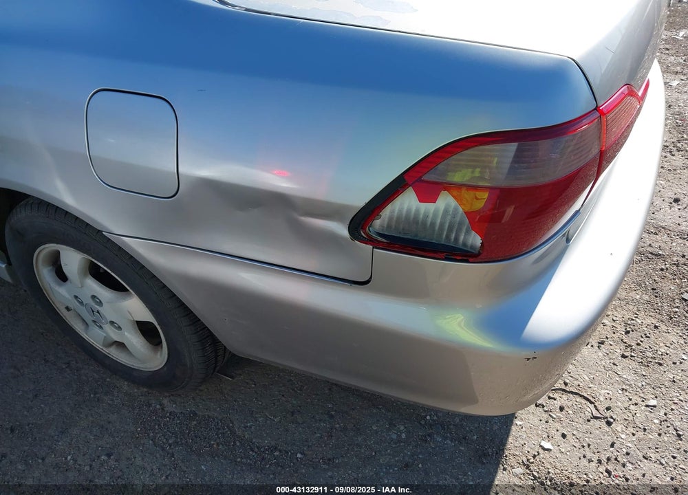 1999 HONDA ACCORD EX VIN: 1HGCG6677XA032966