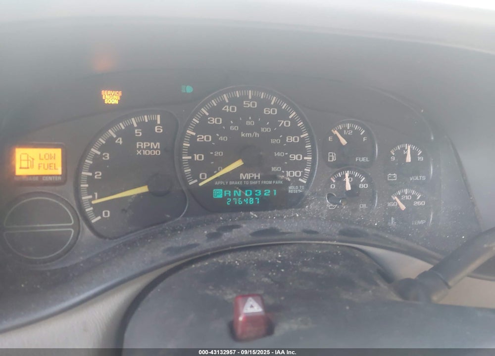 2001 CHEVROLET SUBURBAN 1500 LT VIN: 3GNFK16T41G131819