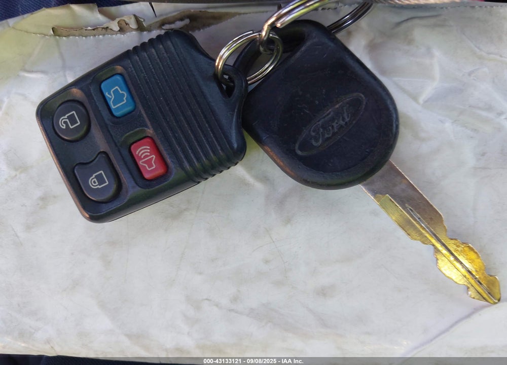 2008 FORD FOCUS SE VIN: 1FAHP35N58W170843