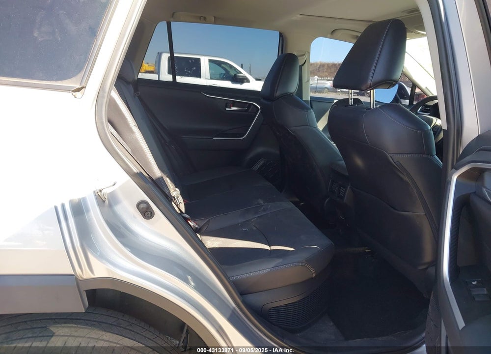 2022 TOYOTA RAV4 HYBRID VIN: 4T3D6RFV4NU088108