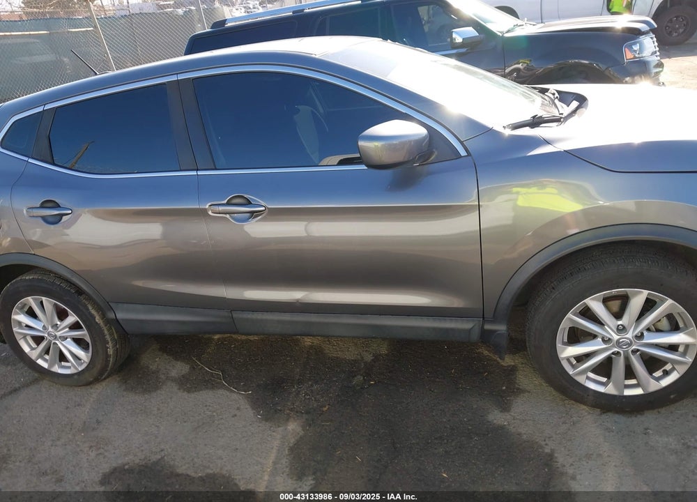 2017 NISSAN ROGUE SPORT VIN: JN1BJ1CP7HW014266
