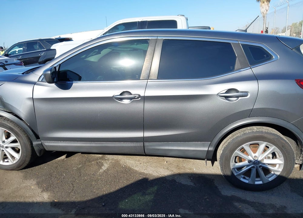 2017 NISSAN ROGUE SPORT VIN: JN1BJ1CP7HW014266