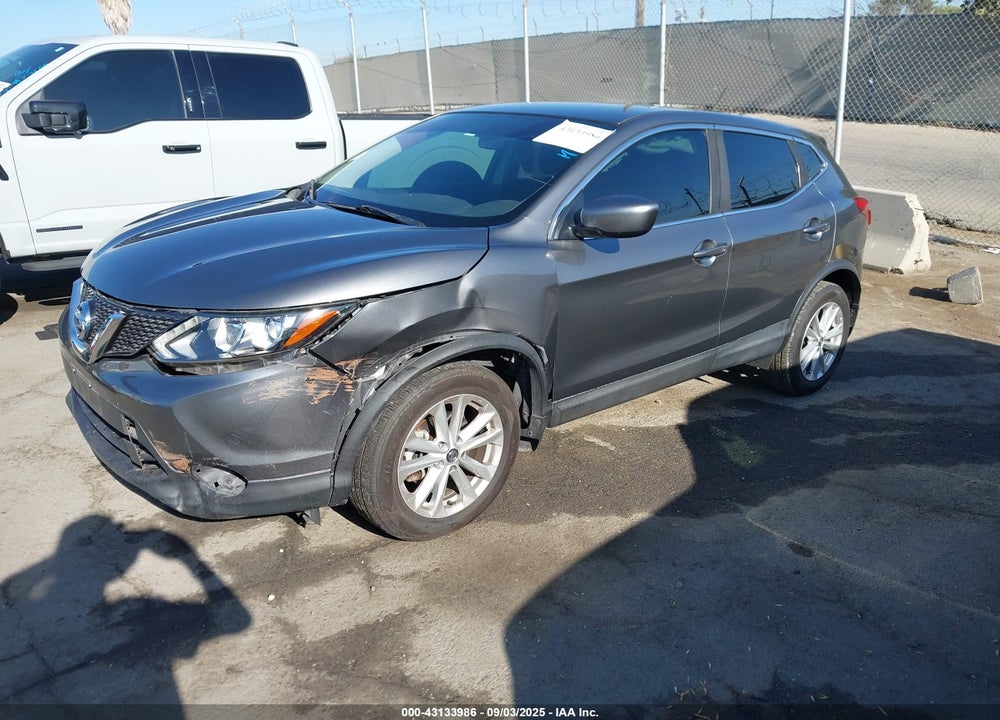 2017 NISSAN ROGUE SPORT VIN: JN1BJ1CP7HW014266
