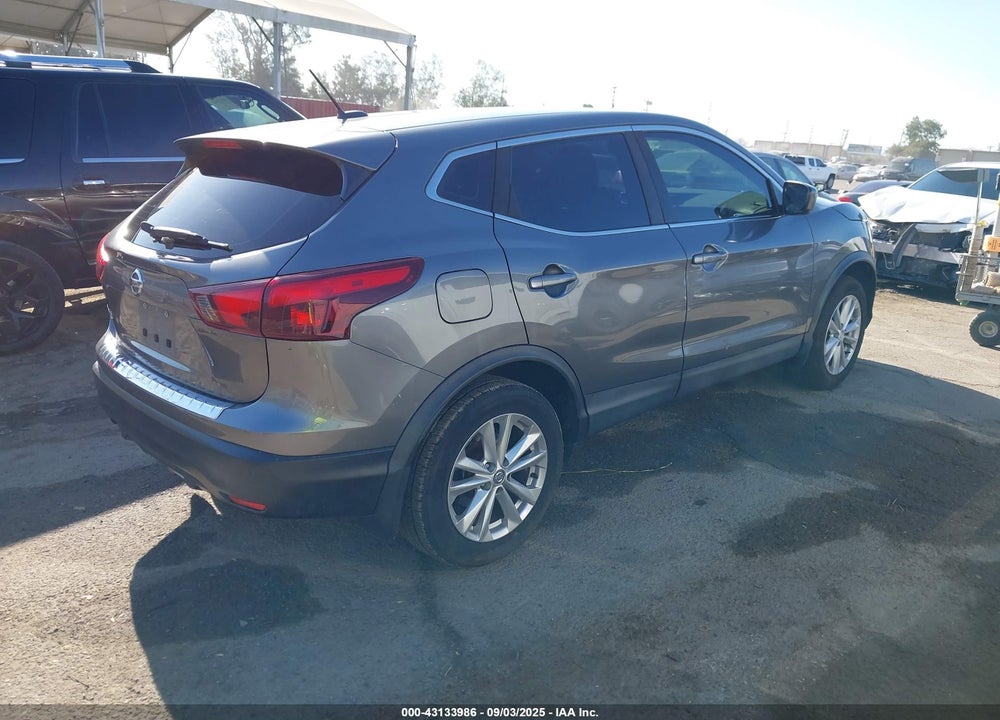 2017 NISSAN ROGUE SPORT VIN: JN1BJ1CP7HW014266