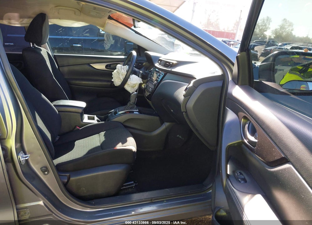 2017 NISSAN ROGUE SPORT VIN: JN1BJ1CP7HW014266