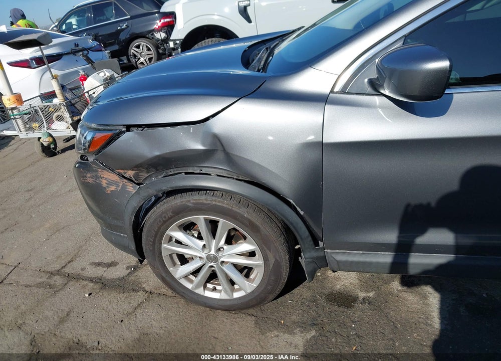 2017 NISSAN ROGUE SPORT VIN: JN1BJ1CP7HW014266