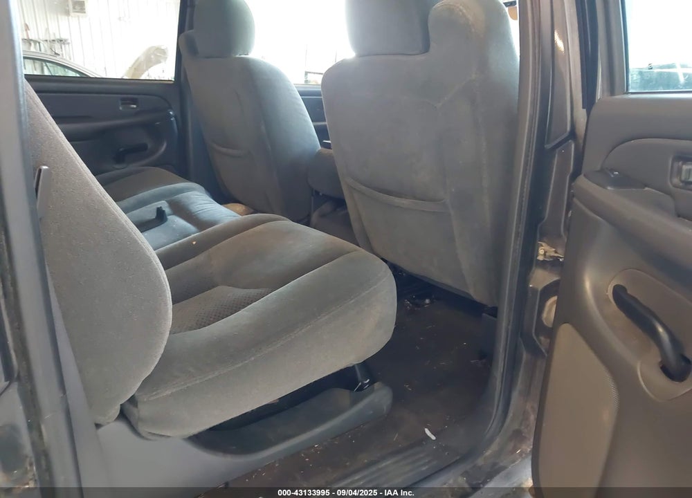 2004 CHEVROLET SILVERADO 2500HD LS VIN: 1GCHK23U04F110590